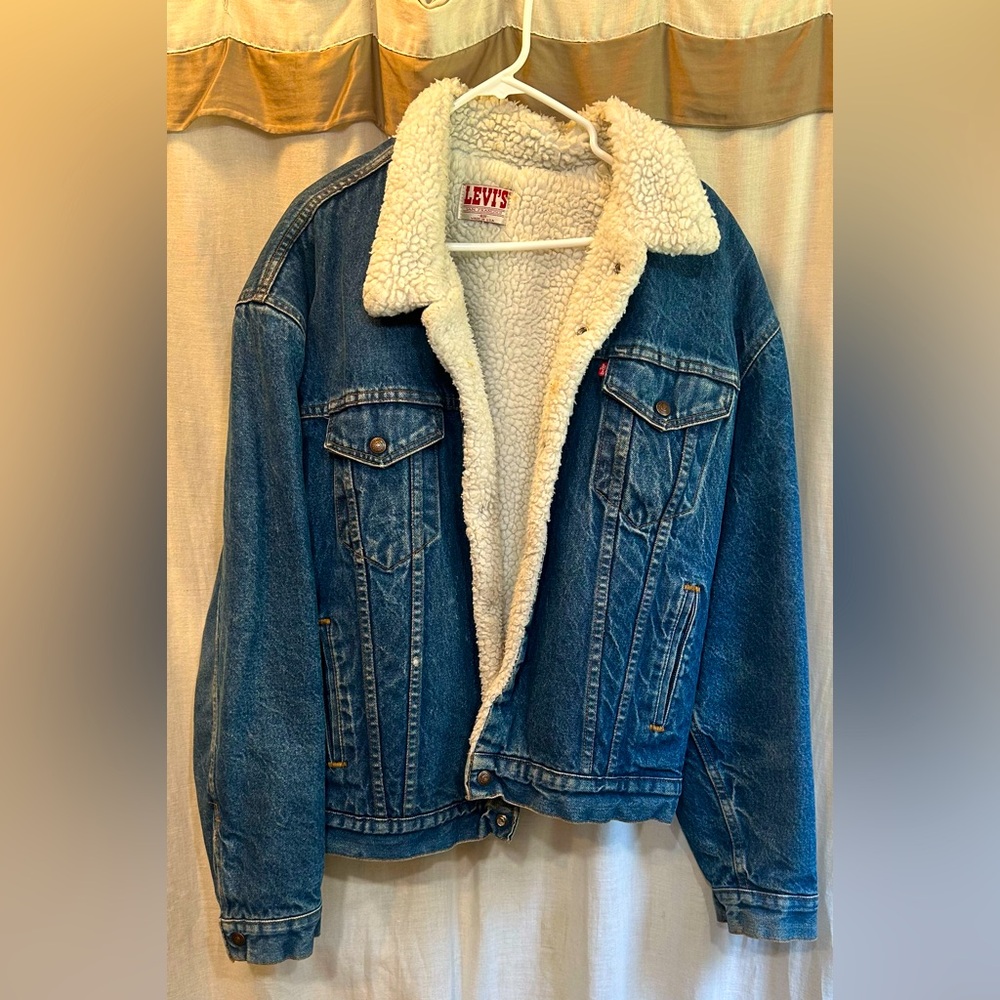 Men’s Vintage Levi's Classic Blue Sherpa-Lined Jacket